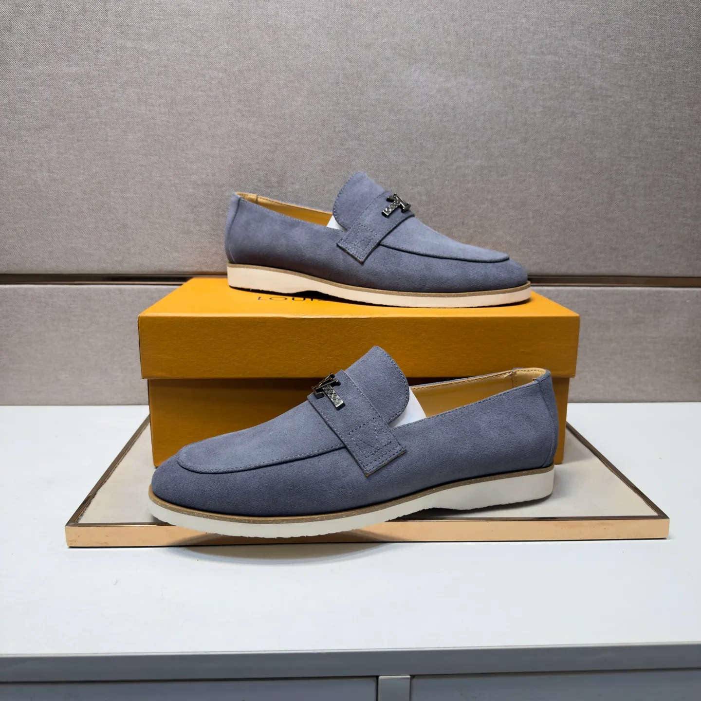 Men's men's shoes 💰pp442 [LV～] Men's casual shoes 2026z cabinet sales simultaneously 🔶Size: 38-44 #️⃣ 🔷4 colors🔜The upper is made of cowhide stitching ➕Cowhide lining, comfortable and breathable, sole: original comfortable and wear-resistant outsole, ⚠️real thing📱photographed🎬real thing is better📢📢📢
